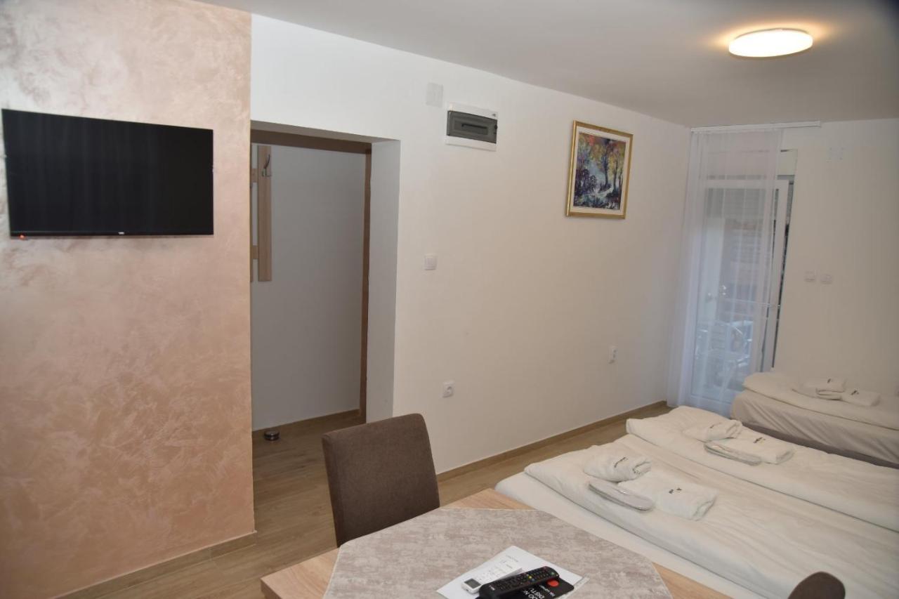 Vila Lux Nedeljkovic Gornja Trepca Apartment ชาชาค ภายนอก รูปภาพ