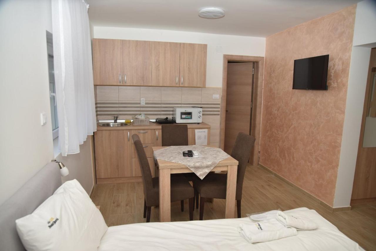 Vila Lux Nedeljkovic Gornja Trepca Apartment ชาชาค ภายนอก รูปภาพ